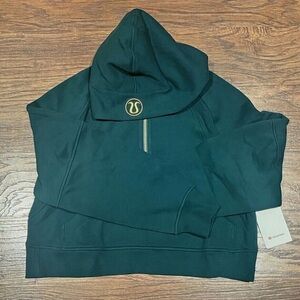 NWT Lululemon Scuba Oversized Funnel Neck Half Zip Green/Gold Emblem XS/S